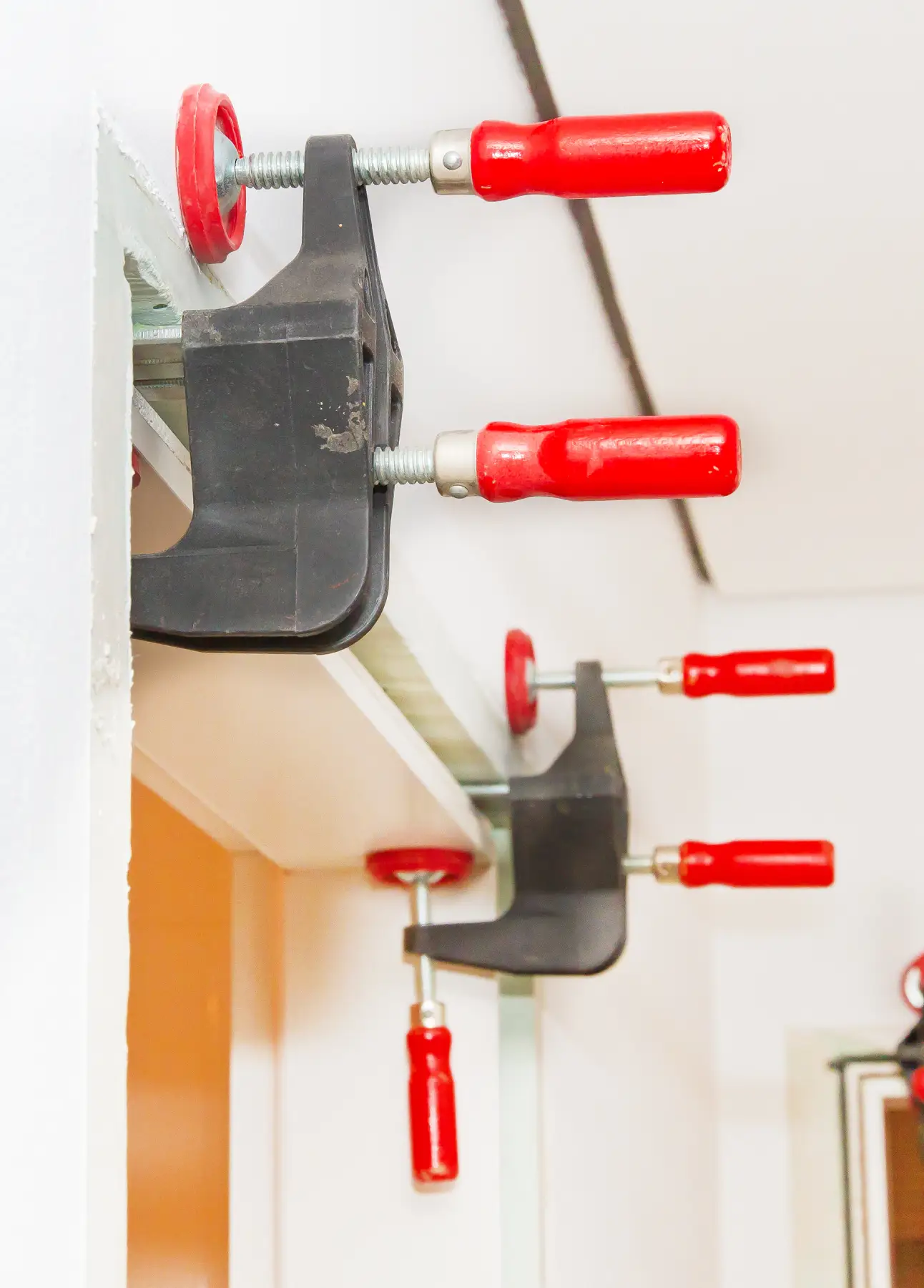 Innentür und Türzarge professionell montiert von bodenhero in Neumünster